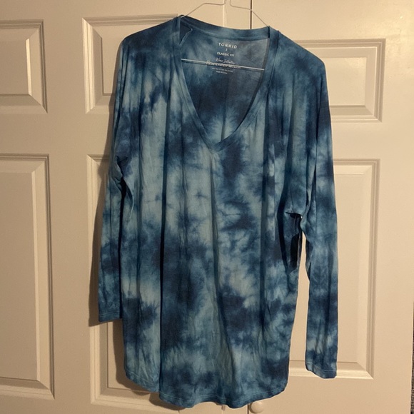 Women’s top by Torrid. Classic fit, size 3. - Picture 5 of 7